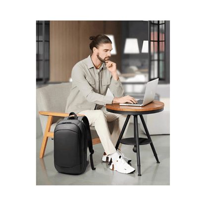 CarryQuest® - 17 Inch Laptop Rugzak - USB Poort + Waterdicht - Waterdichte Reistas - Zwart