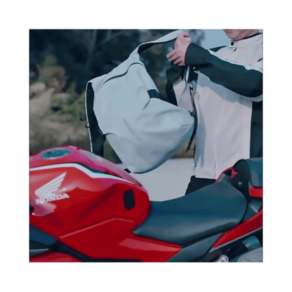 CarryQuest® - Motor Rugzak - Motorfiets Rugzak - Waterdicht 35L met USB Oplaadpoor - Zwart